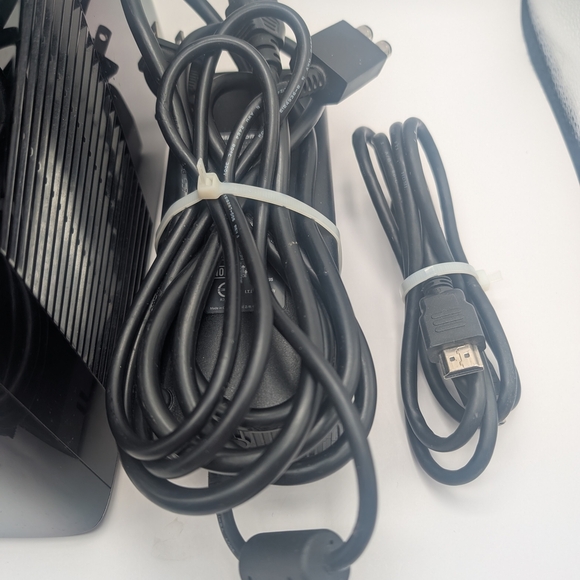 Xbox 360 Slim Model 1439 250GB Console with controller and cables - Tested - Picture 3 of 8